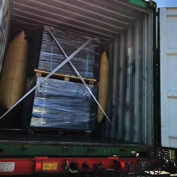 Fibre cord strap securing a palletized export shipment